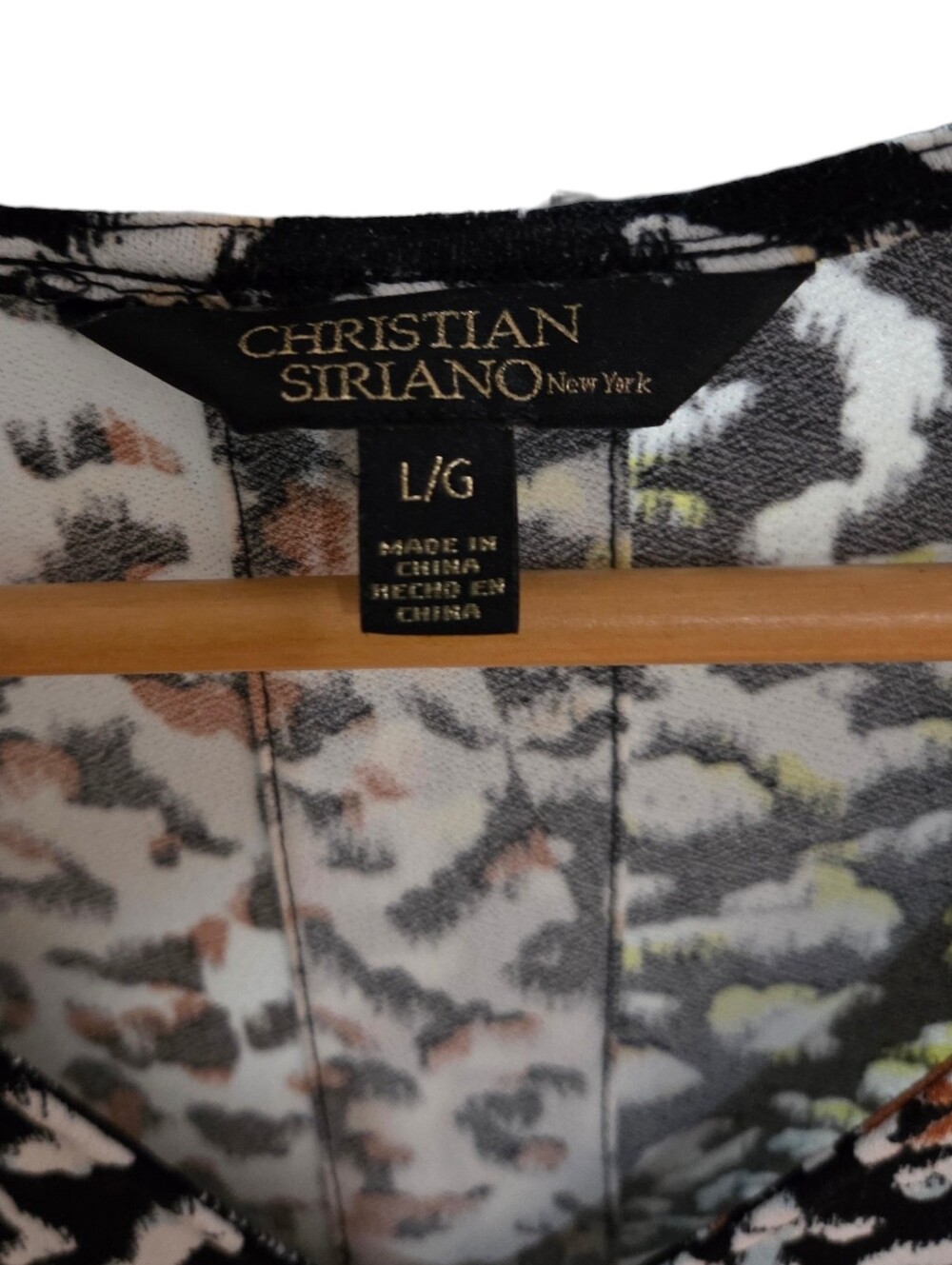 Christian Siriano - Multicolored Animal Print Short-sleeve V-neck Shift Dress - Picture 5 of 8